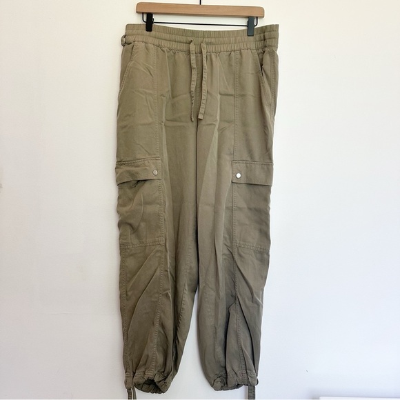 Athleta Celestial High Rise Utility Pants Olive Branch Green Size Large Cargo - Picture 8 of 13